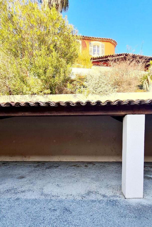 Apartmán Hameau Des Amandiers - Vue Mer, Golf Et Vignes Saint-Cyr-sur-Mer Exteriér fotografie